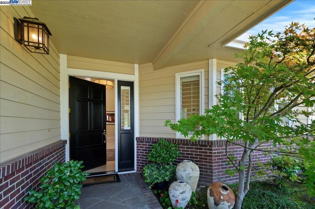 GOLDEN EAGLE - Residential
