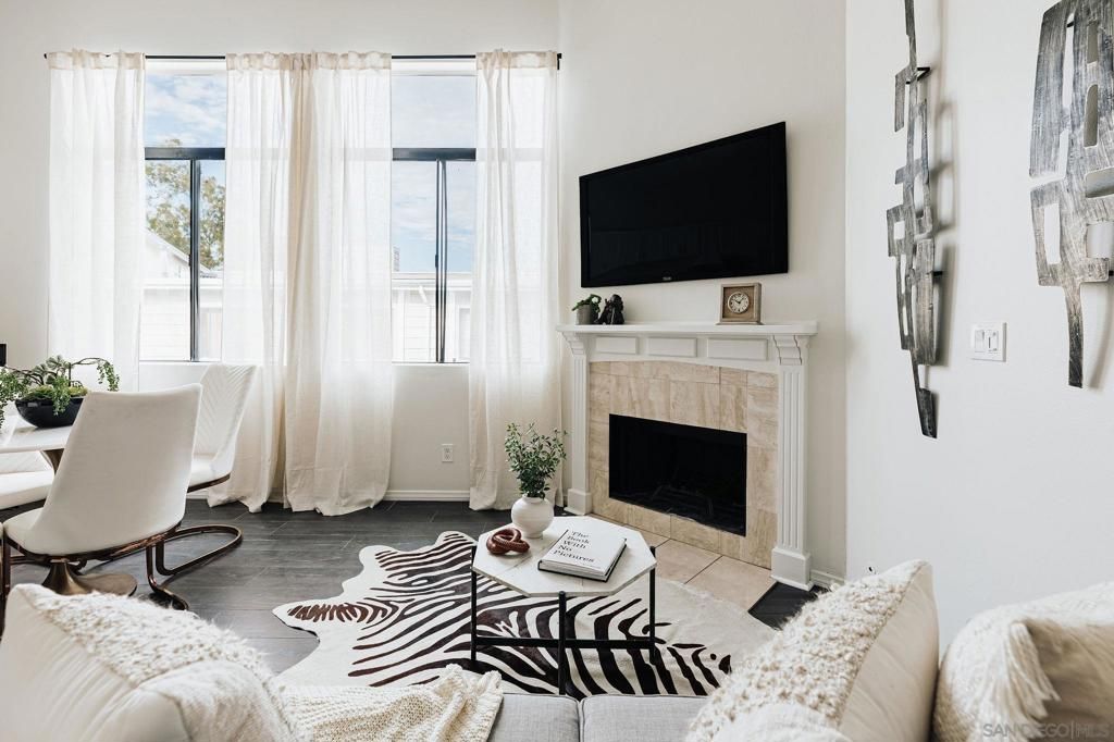 Photo of 4652 Don Lorenzo Dr Dr #A, Los Angeles, CA 90008 (MLS # 250044766SD)