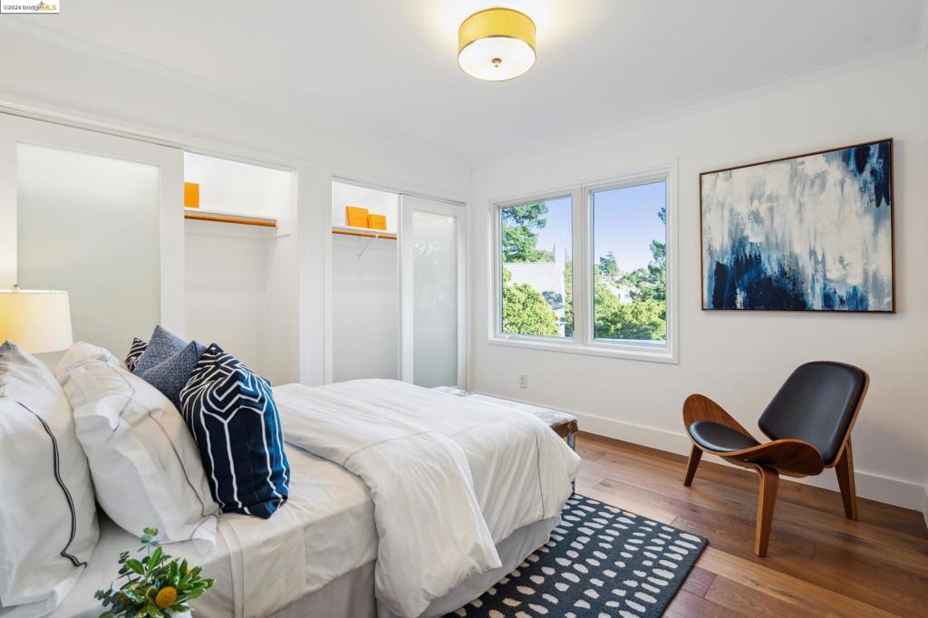 THOUSAND OAKS - Residential