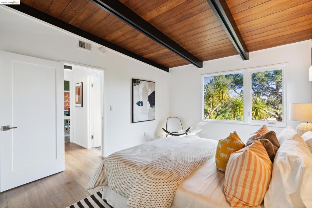 THOUSAND OAKS - Residential