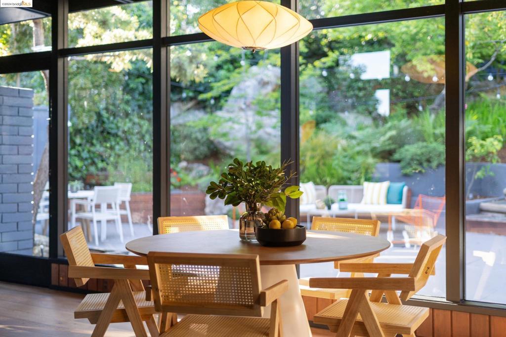 THOUSAND OAKS - Residential