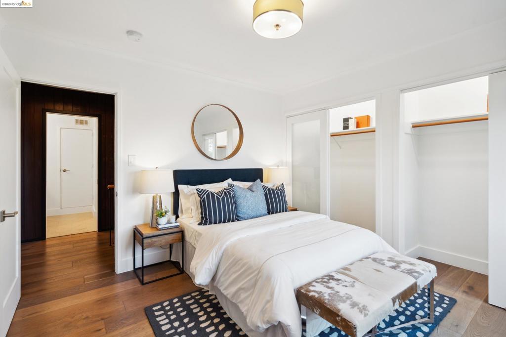 THOUSAND OAKS - Residential