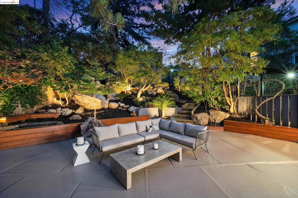 THOUSAND OAKS - Residential