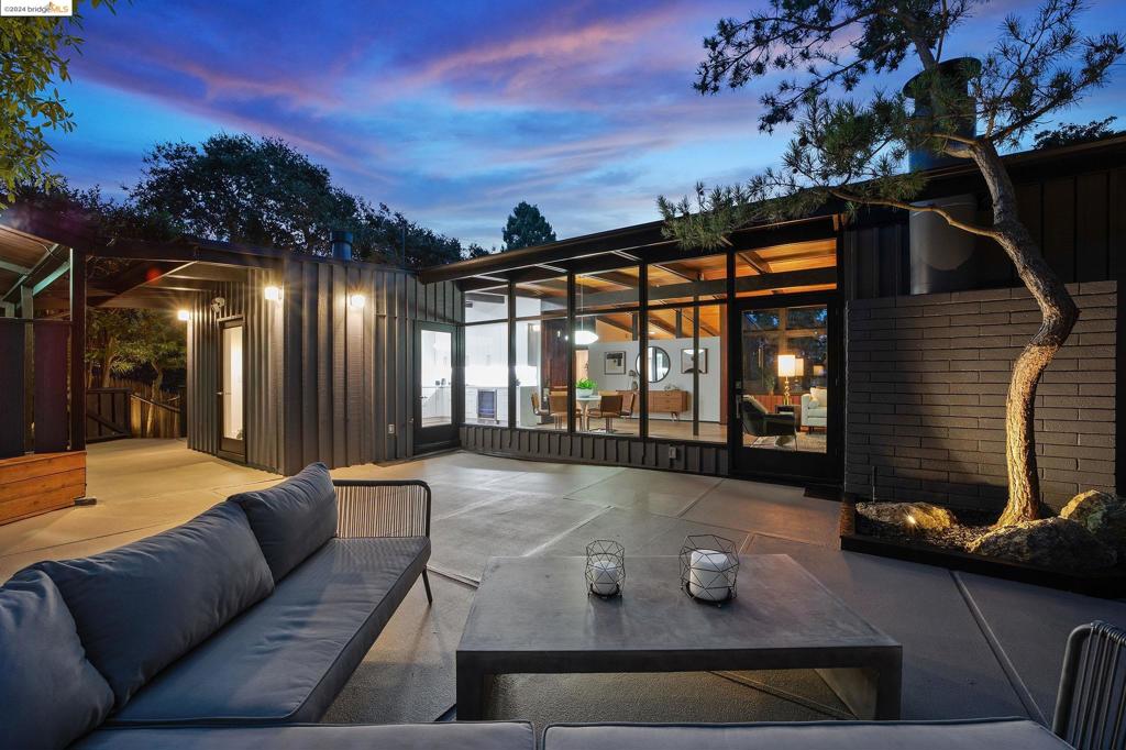 THOUSAND OAKS - Residential