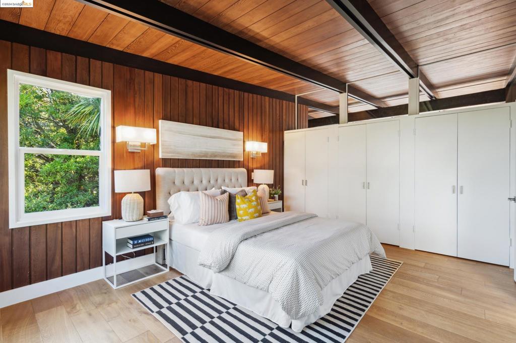 THOUSAND OAKS - Residential