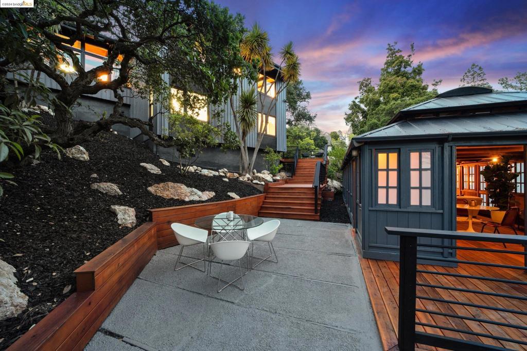 THOUSAND OAKS - Residential