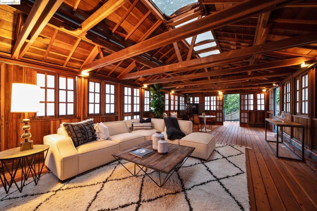 THOUSAND OAKS - Residential