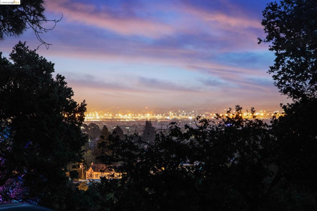 THOUSAND OAKS - Residential