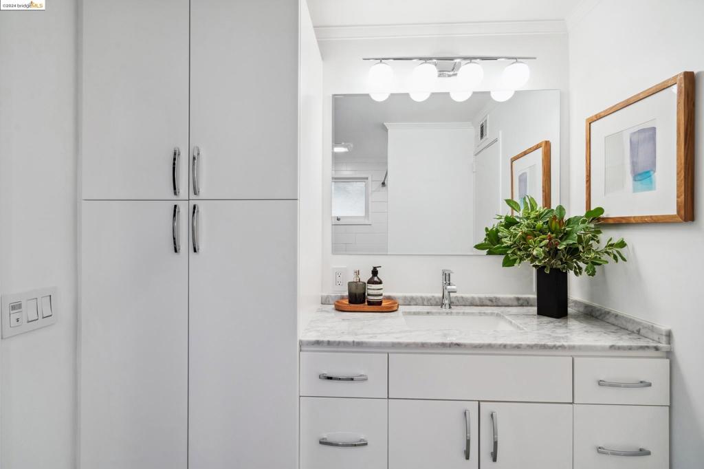 THOUSAND OAKS - Residential