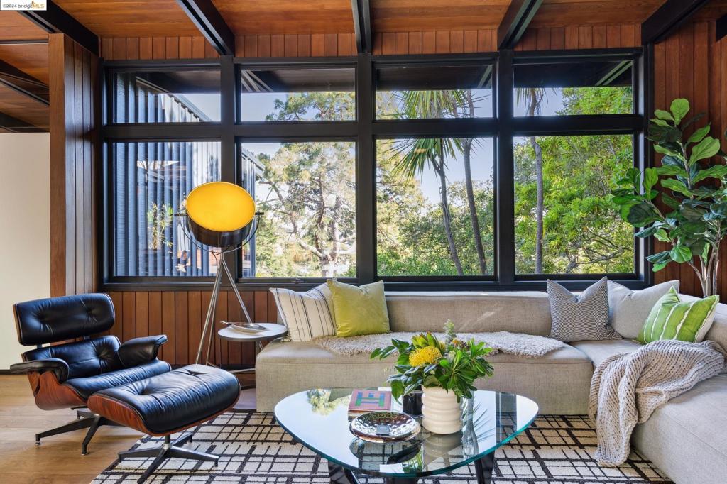 THOUSAND OAKS - Residential