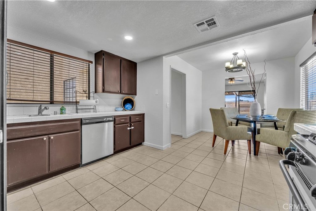 Photo of 45115 18th Street ST W, Lancaster, CA 93534 (MLS # SR26194160)