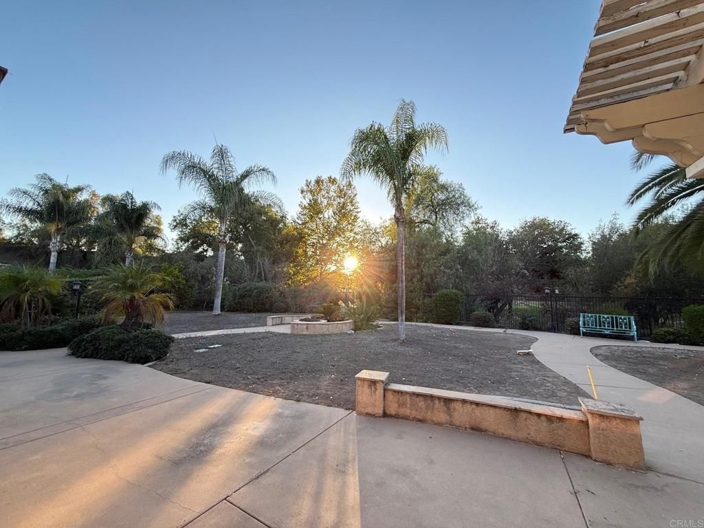 Photo of 175 Double Eagle Gln, Escondido, CA 92026 (MLS # PTP2508150)