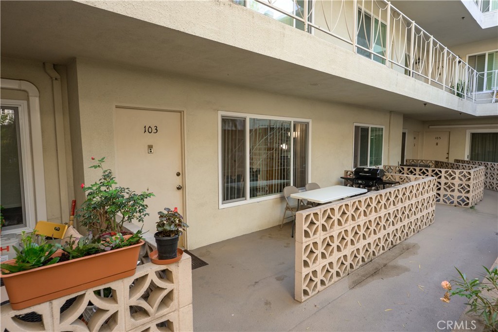 315 N Louise Street 103