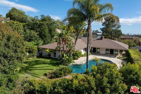 Photo of 9115 Leander Place, Beverly Hills, CA 90210 (MLS # 26643229)