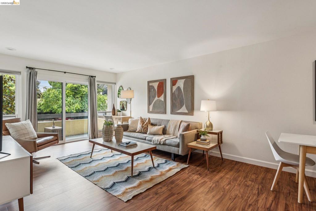 651 Oakland Ave 1F