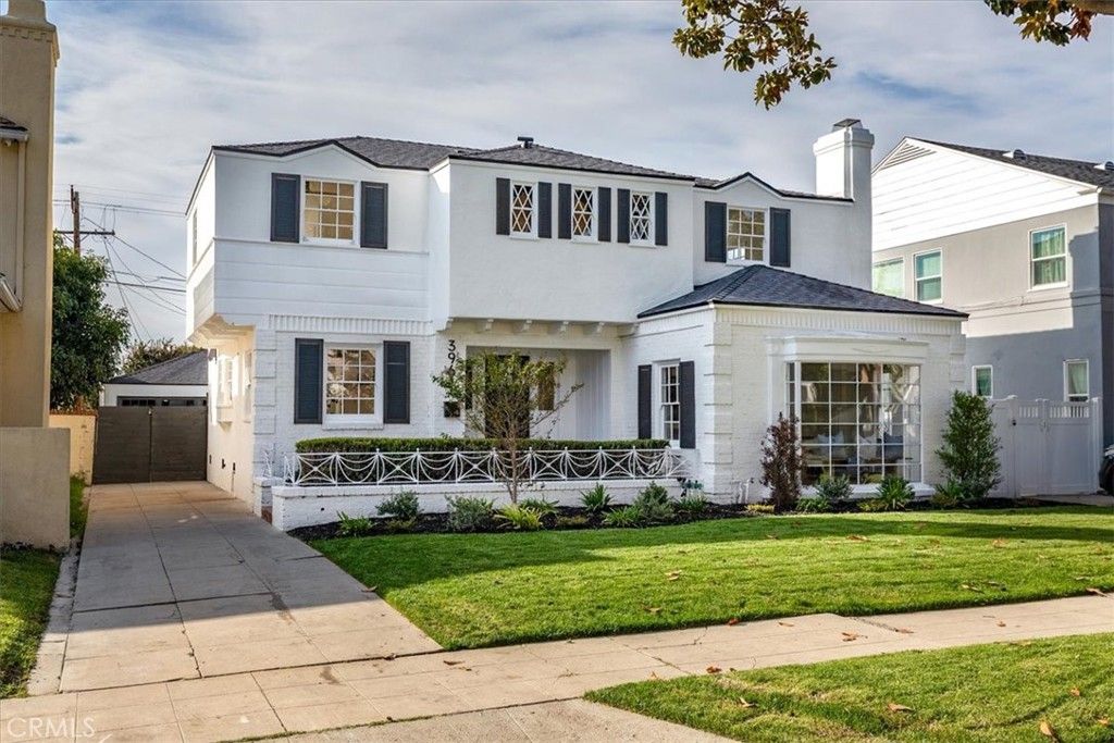 Photo of 3961 Hepburn Avenue, Los Angeles, CA 90008 (MLS # IG25264510)