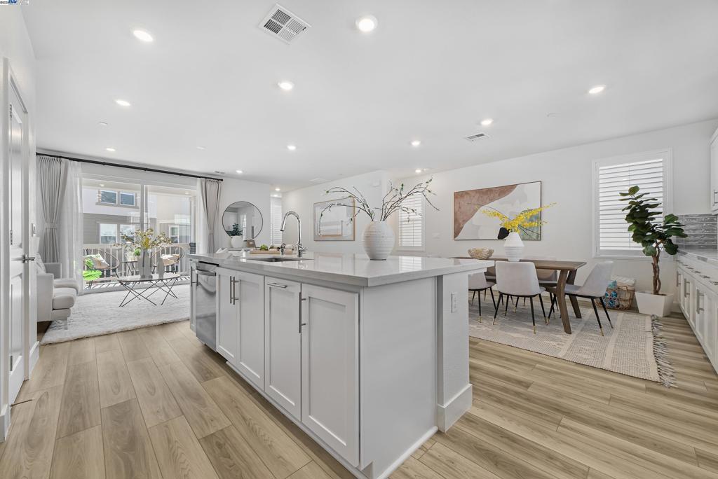 BRIDEWAY - Residential