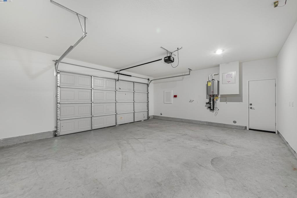 BRIDEWAY - Residential