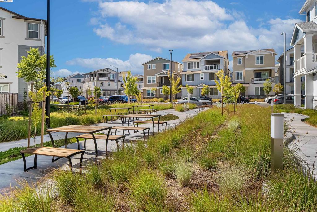 BRIDEWAY - Residential