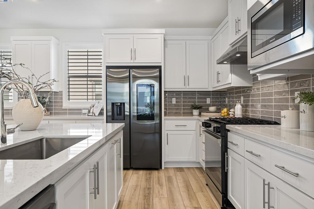 BRIDEWAY - Residential