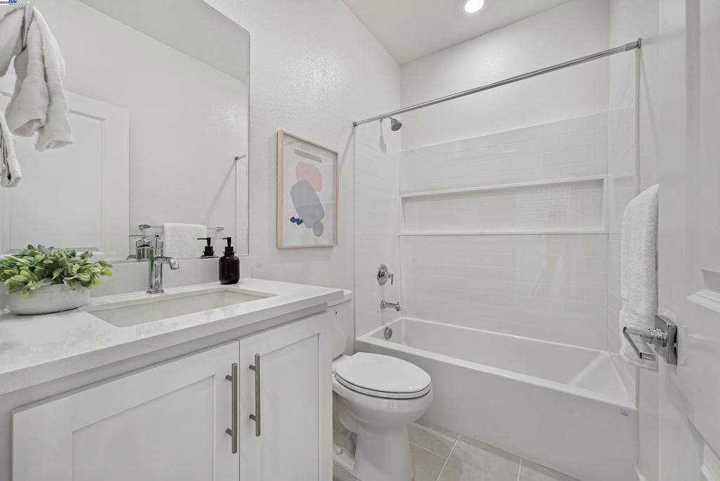 BRIDEWAY - Residential