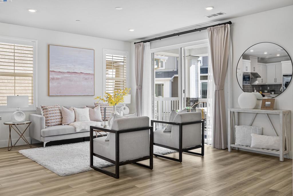 BRIDEWAY - Residential