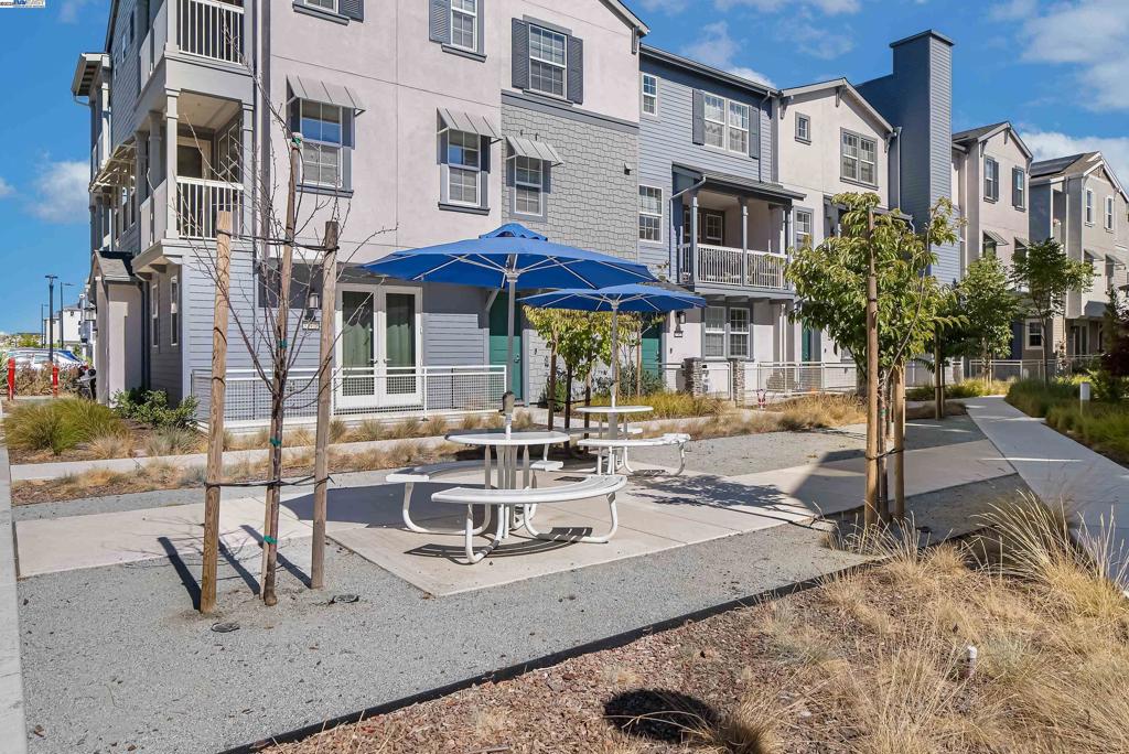 BRIDEWAY - Residential