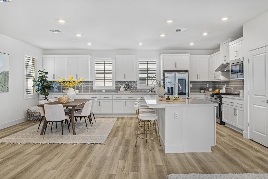 BRIDEWAY - Residential