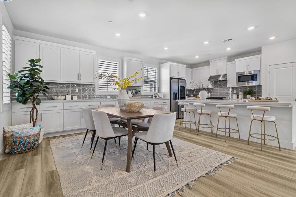 BRIDEWAY - Residential