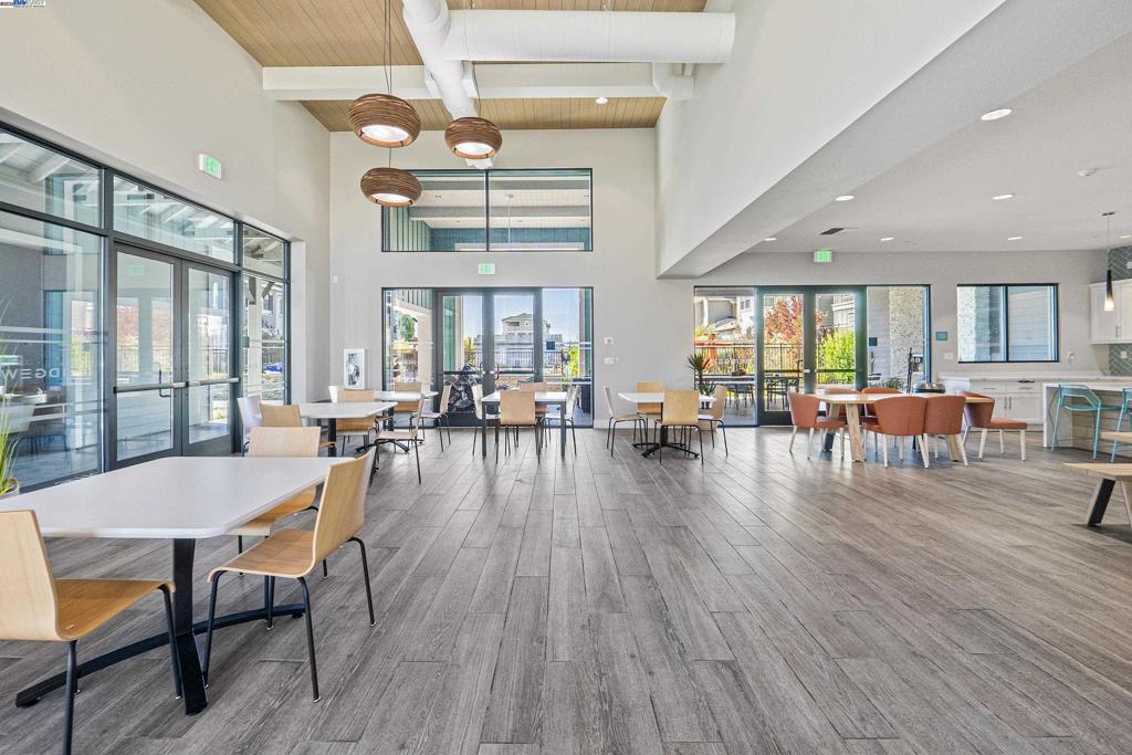 BRIDEWAY - Residential