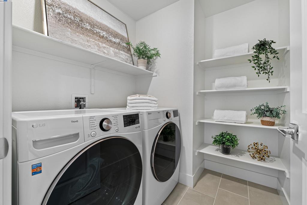 BRIDEWAY - Residential