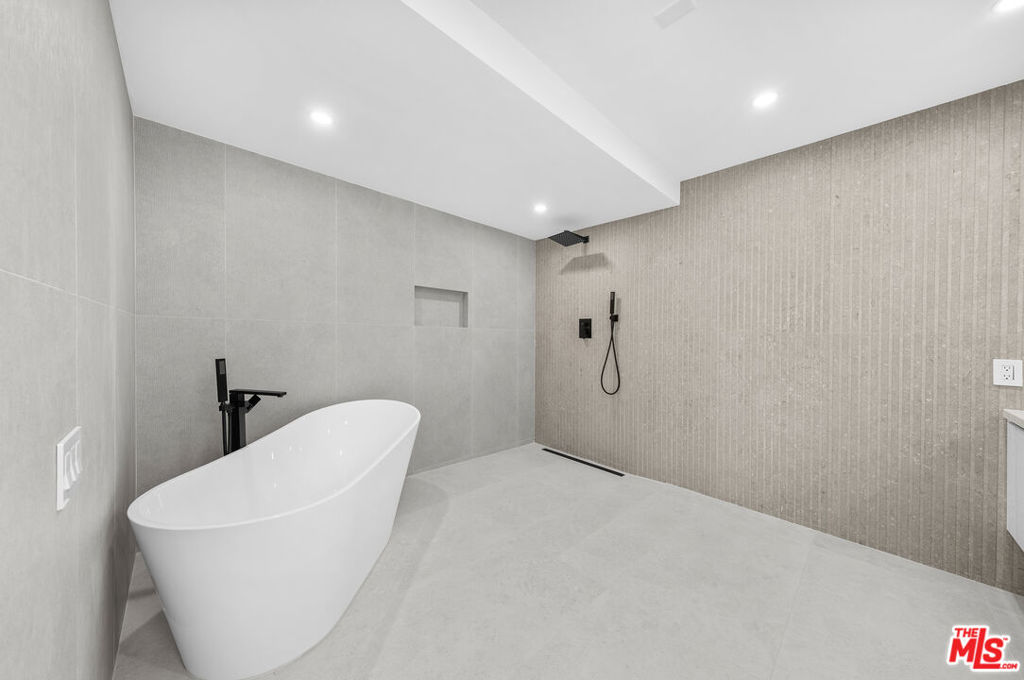 Indian Canyons - Residential