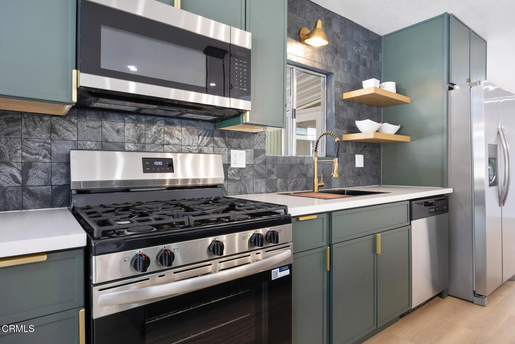 Mobile/Modular/Manufactured - Manufactured In Park