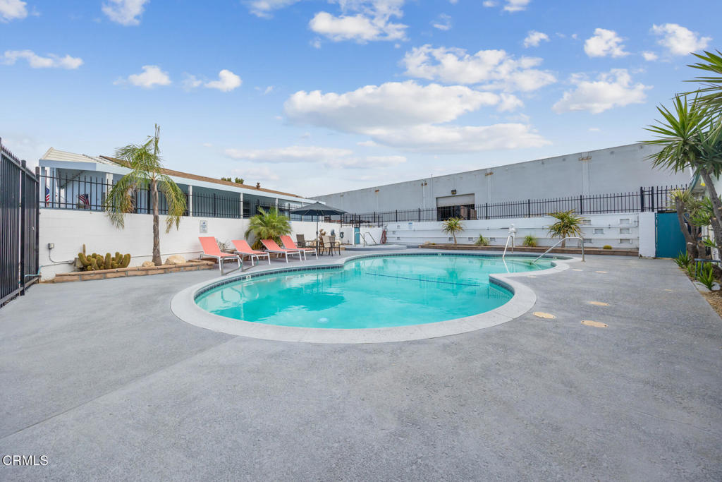 Mobile/Modular/Manufactured - Manufactured In Park