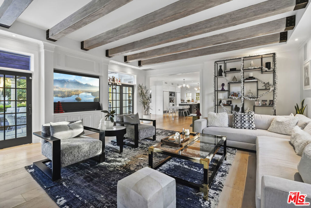 23255 Mariposa De Oro Street