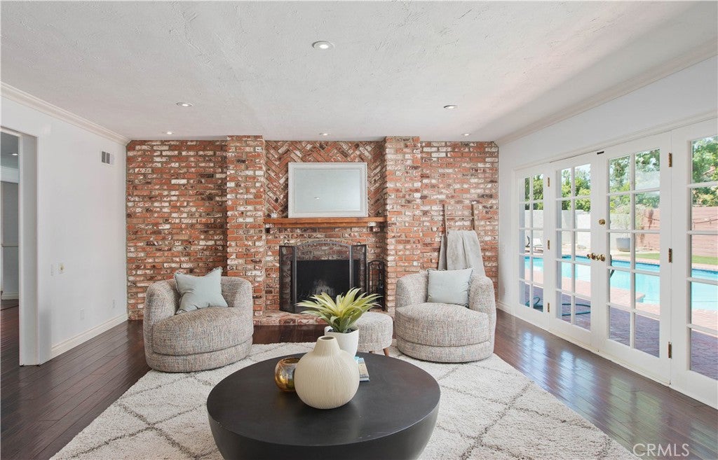18056 Lake Encino
