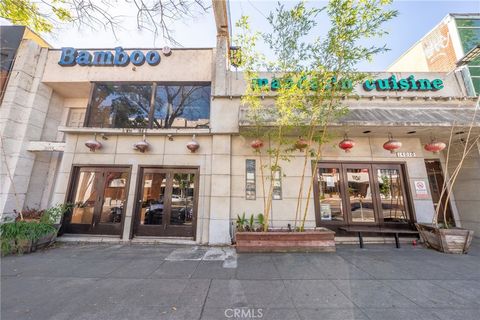 Photo of 14010 VENTURA Boulevard, Sherman Oaks, CA 91423 (MLS # AR26062454)