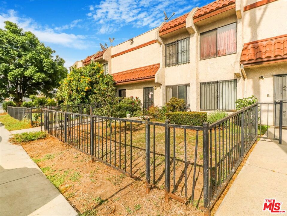 Welcome to this beautifully remodeled two-story townhouse offering 2 bedrooms and 1 bathroom. As you enter, you'll be greeted by an inviting living area with thoughtful updates and modern finishes. The kitchen has been recently remodeled, providing both style and functionality. Upstairs, you'll find two well-sized bedrooms with ample natural light. Additional highlights include central A/C and heating, a private garage for secure parking and storage, and a low HOA that enhances affordability. Ideally located just minutes from LAX, SoFi Stadium, Exposition Park, USC, and Downtown Los Angeles, this home combines comfort, convenience, and value in one of LA's most connected neighborhoods.