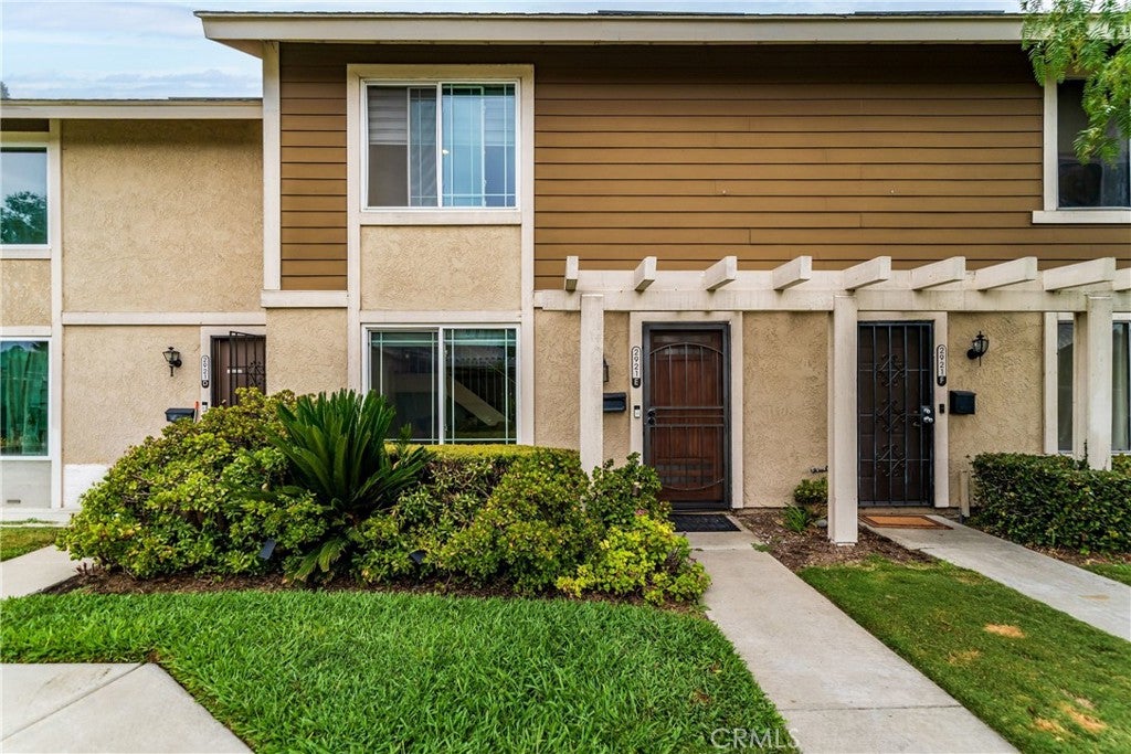 2921 S Sycamore St St E, Santa Ana CA 92707