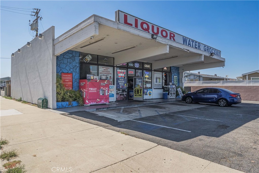 22429 Bloomfield Avenue