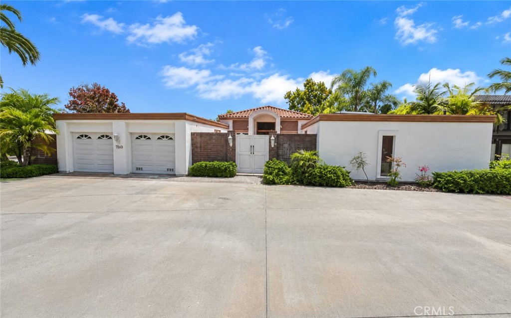 7343 Almaden