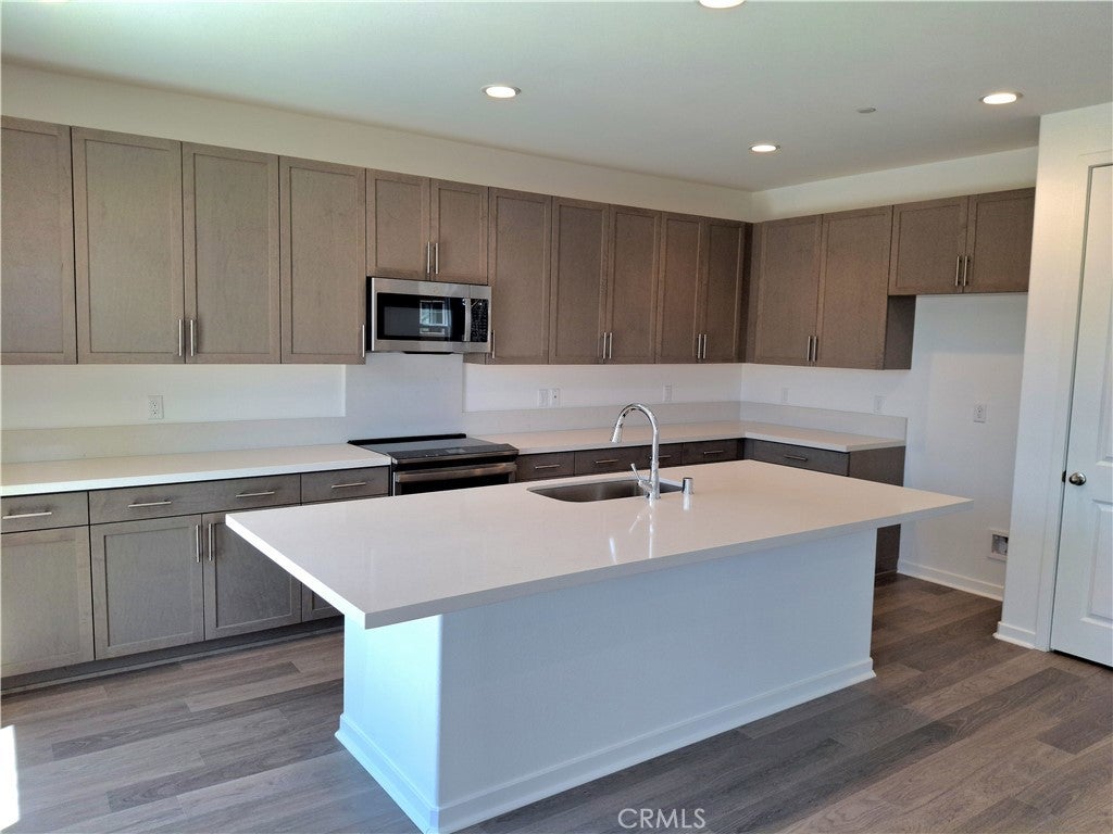 31309 Sutherland Pass