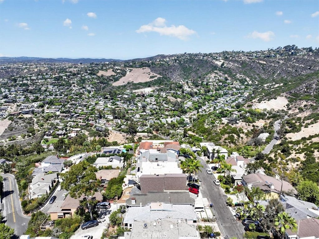 1361 La Mirada