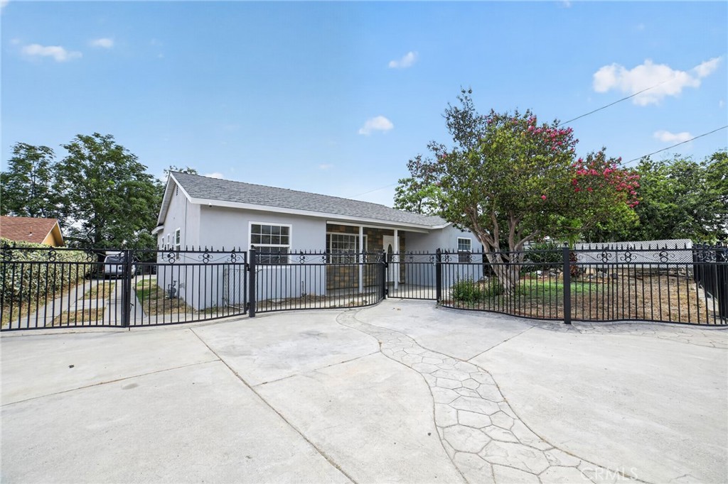 Photo 1 of 20 — 1153 W Reservoir Drive, San Bernardino, CA 92407