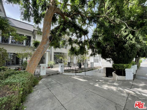 Photo of 9834 Charleville Boulevard, Beverly Hills, CA 90212 (MLS # 26104228)