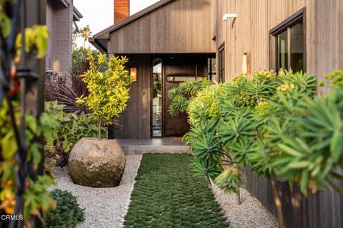 Tiny photo for 2832 Sailor Avenue, Ventura, CA 93001 (MLS # V1-36087)
