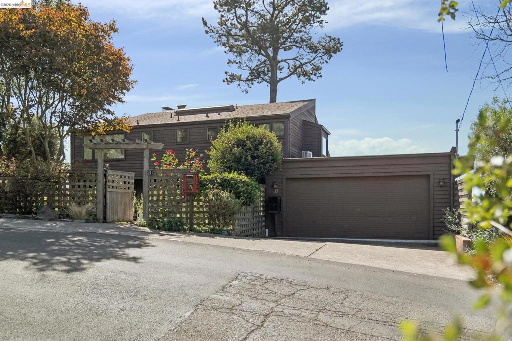 17 Senior Ave