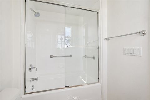 Tiny photo for 5692 Como Cir, Woodland Hills, CA 91367 (MLS # DW26049930)