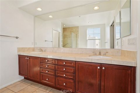 Tiny photo for 5692 Como Cir, Woodland Hills, CA 91367 (MLS # DW26049930)