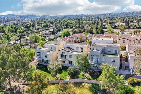 Tiny photo for 5692 Como Cir, Woodland Hills, CA 91367 (MLS # DW26049930)